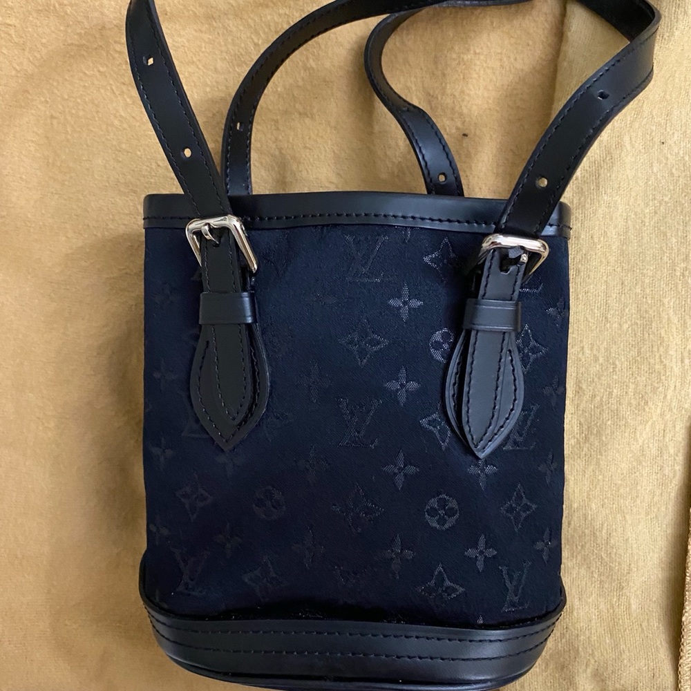 Louis Vuitton Bucket Bag Monogram Micro Mini